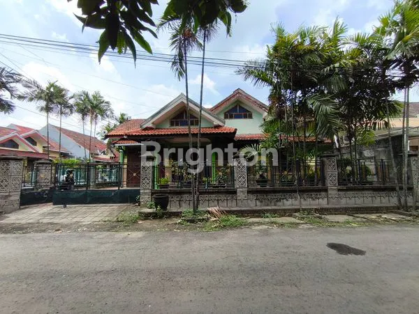 image RUMAH LUAS DAN ASRI DI PERUMAHAN CANDRA KIRANA KEDIRI (3)