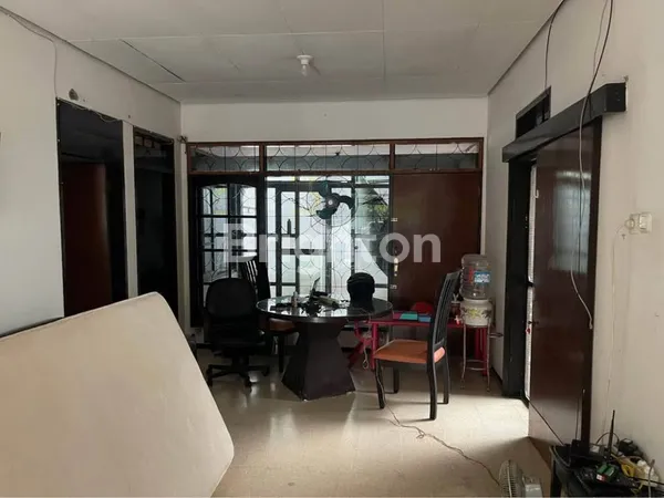 image RUMAH SIAP HUNI BAGUS TERAWAT BENDUL MERISI DEKAT RAYA JEMURSARI (2)