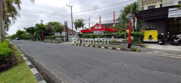 image DISEWAKAN RUKO 2LT JL BY PASS DARMA GIRI GIANYAR. LOKASI STRATEGIS COCOK UNTUK USAHA, AKSES MUDAH & POTENSIAL, DEKAT PUSAT AKTIVITAS\\N DAN RAMAI (3)