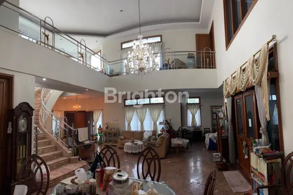 RUMAH MEWAH 2 LANTAI DI SETRA DUTA, LT 348M²