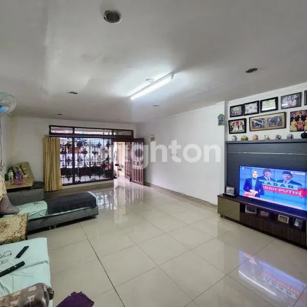 image RUMAH TOMANG AKSES JALAN 1.5 MOBIL SHM LT 83M² 2KT 2KM JAKARTA BARAT (1)