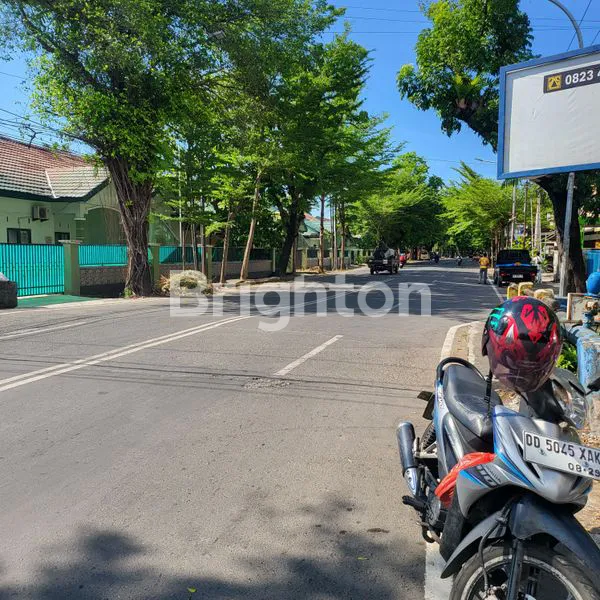 image RUKO 3 LANTAI DI OPU DAENG RISADJU (2)