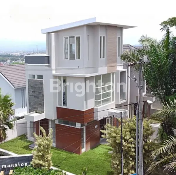 image RUMAH HOOK  3 LANTAI CEMOROKANDANG DEKAT GERBANG TOL SAWOJAJAR (1)