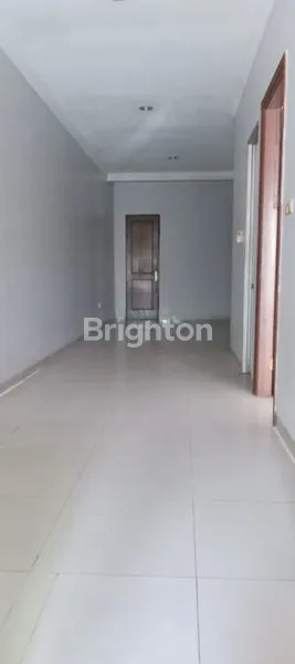 image SEWA CEPAT RUMAH BAGUS 3 LANTAI PINGGIR JALAN DAERAH KEPA DURI (3)