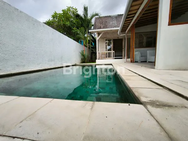image PADANG LINJONG, CANGGU - JOGLO STYLE VILLA 3 BR FURNISHED WITH POOL (1)