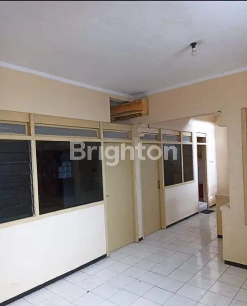image RUMAH 2 LANTAI SIAP HUNI DI LOKASI STRATEGIS, SIDOARJO! (8)