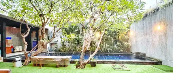 image RUMAH MEWAH 3 LANTAI DENGAN PRIVATE POOL DI LOKASI STRATEGIS DAN PREMIUM AREA RENON, DENPASAR SELATAN, BALI (5)