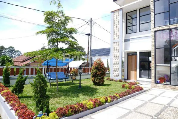 image VILLA CANTIK LEMBANG 2 LANTAI FULL FURNISHED (4)