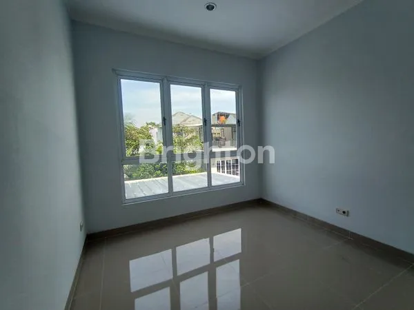 image RUMAH BARU RENOV. LIKE NEW DI KOTA WISATA. (7)