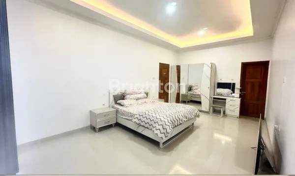 image RUMAH CANTIK 2 LANTAI SOLO BARU (5)