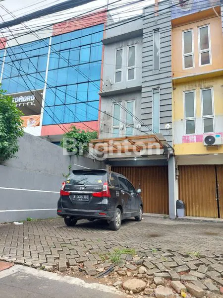 RUKO 3 LANTAI TEBET, LT 100 STRATEGIS