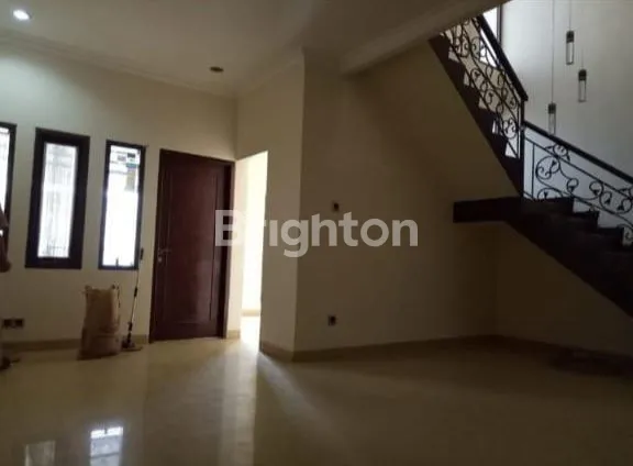 image DIJUAL 1 UNIT RUMAH 2 LANTAI YANG LOKASINYA DI KOMPLEK ANTΑΡΑΝΙ, ΚΟΤΑ BANDUNG BANDUNG (3)