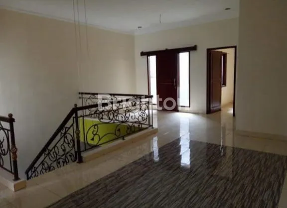 image DIJUAL 1 UNIT RUMAH 2 LANTAI YANG LOKASINYA DI KOMPLEK ANTΑΡΑΝΙ, ΚΟΤΑ BANDUNG BANDUNG (5)