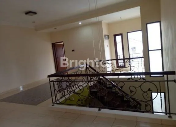 image DIJUAL 1 UNIT RUMAH 2 LANTAI YANG LOKASINYA DI KOMPLEK ANTΑΡΑΝΙ, ΚΟΤΑ BANDUNG BANDUNG (6)