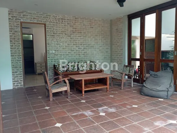 image VILLA EKSKLUSIF 3KT DEKAT PANTAI PERERENAN (7)