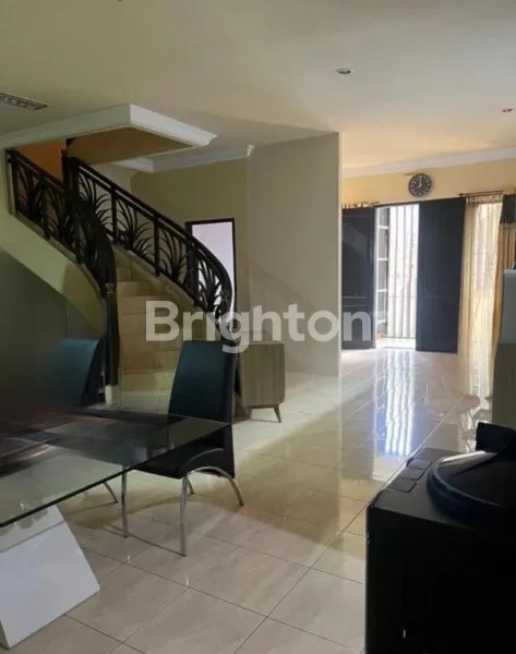image RUMAH MEWAH DI DARMO LT 176 2 LANTAI (6)