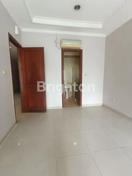 image DISEWAKAN RUMAH LEBAR 6, PLONG LEGA DI DURI KEPA DEKAT TANJUNG DUREN JAKARTA BARAT (7)