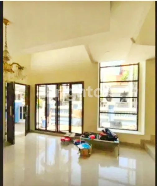 image RUMAH MODERN SIAP HUNI DAN LOKASI PREMIUM JL. TUKAD BATANGHARI, DENPASAR, BALI (2)