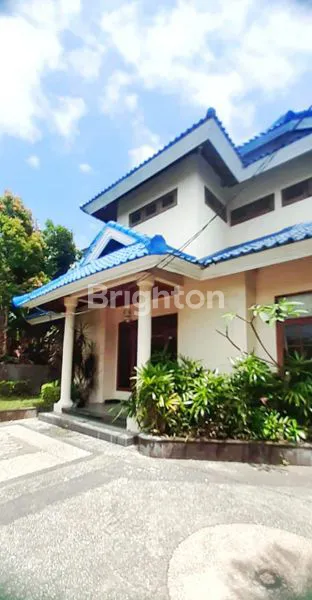 image RUMAH MEWAH 2 LANTAI DI JL. KERTA DALEM, DENPASAR SELATAN, BALI (2)
