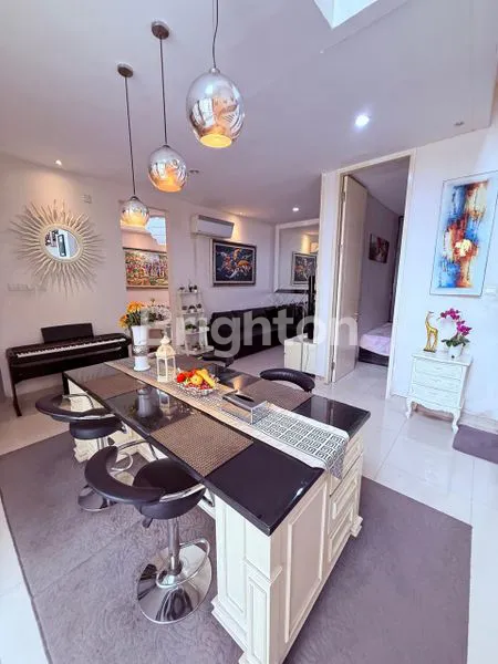 image RUMAH 2 LANTAI PALM BEACH - PAKUWON CITY, SURABAYA TIMUR. DEKAT GRAND ISLAND - PAKUWON CITY MALL - KAMPUS WIDYA MANDALA - KAMPUS ITS - SEKOLAH CITA HATI - RAYA KERTAJAYA INDAH - MERR DHARMAHUSADA INDAH, DLL. (5)