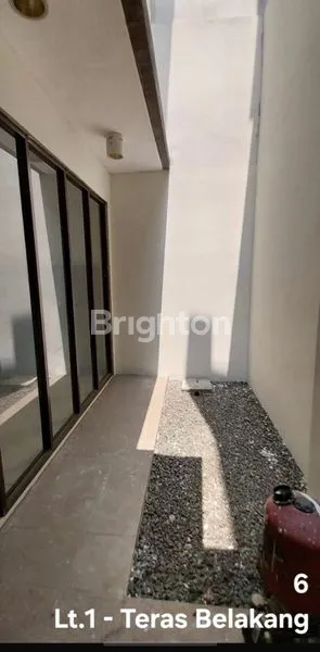 image HUNIAN NYAMAN 2 LANTAI DEKAT MRT LEBAK BULUS (2)