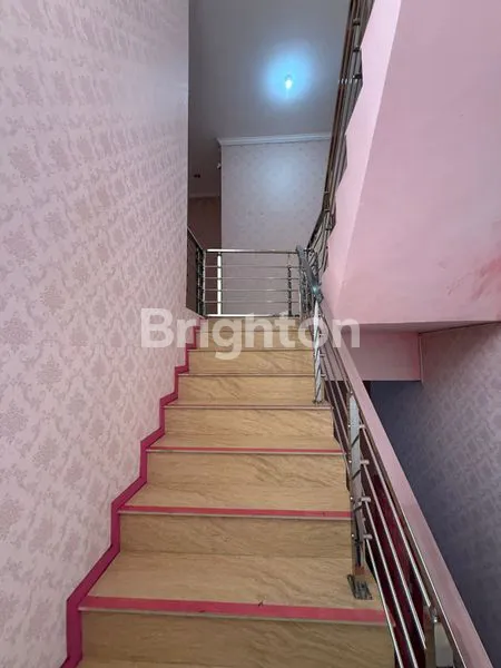 image RUMAH 2 LANTAI MEZZANINE MINIMALIS BAGUS SIAP HUNI PERUM ONE GATE WISMUK SEMI FURNISH DEKAT GALAXY MALL (2)