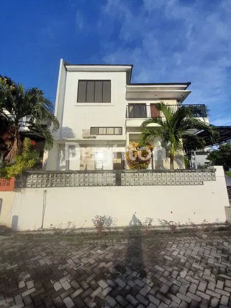 SEWA RUMAH 2 LANTAI DI BUKIT VIOLAN JAYA SEMARANG