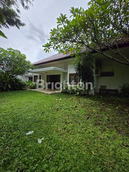 image RUMAH ASRI, PRESTISIUS DI JAKARTA SELATAN LENGKAP DENGAN KOLAM RENANG (1)