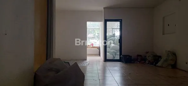 image RUKO 3 LANTAI KOMPLEK SENTRA NIAGA (8)