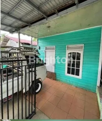 image KM 4 DEKAT TERMINAL BIS 2 RUMAH DIJUAL SEKALIGUS (3)