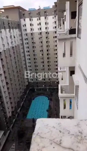 image APARTEMEN GATEWAY CICADAS TOWER EMERALD A – 3 KAMAR, SEMI FURNISH, VIEW KOLAM RENANG, SHM (1)