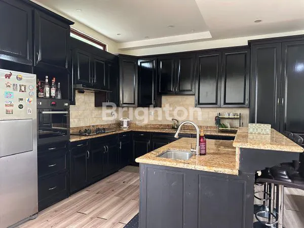 image RUMAH MEWAH 3 LANTAI DI BUKIT GOLF (4)