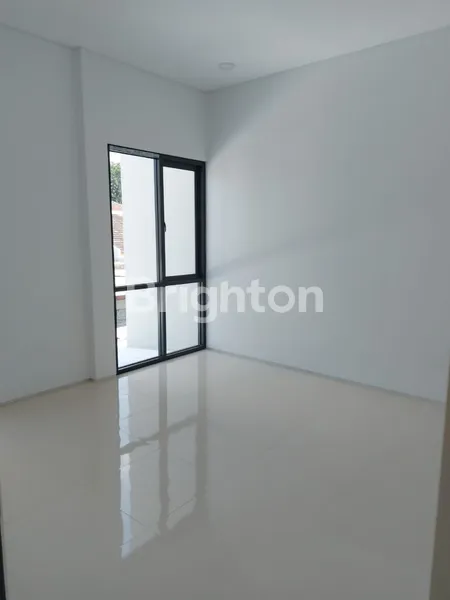 image DIJUAL MURAH RUMAH BARU 2 LANTAI, SATELIT INDAH-SURABAYA (8)