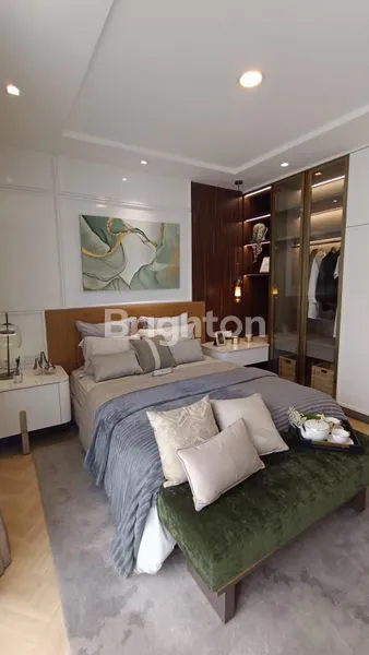 image RUMAH MEWAH 3 LANTAI LT 90 DI KOMPLEK ELIT (3)