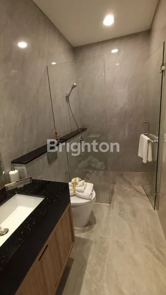 image RUMAH MEWAH 3 LANTAI LT 90 DI KOMPLEK ELIT (4)