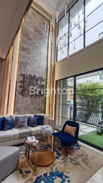 image RUMAH MEWAH 3 LANTAI LT 90 DI KOMPLEK ELIT (8)