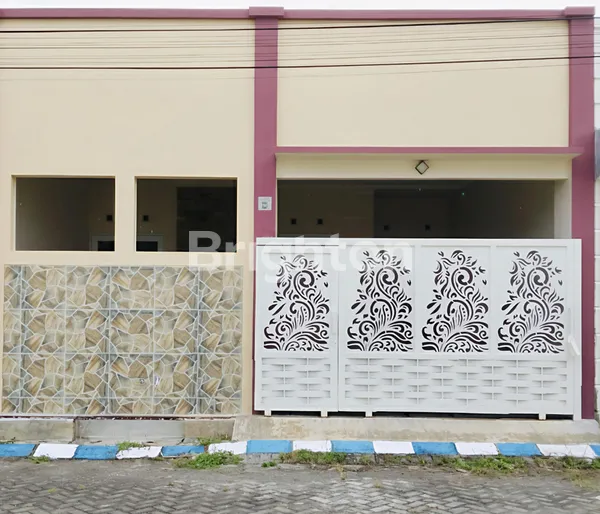 image RUMAH SIAP HUNI DI SENTRALAND, DEKAT CBD CITRALAND DRIYOREJO GRESIK (1)