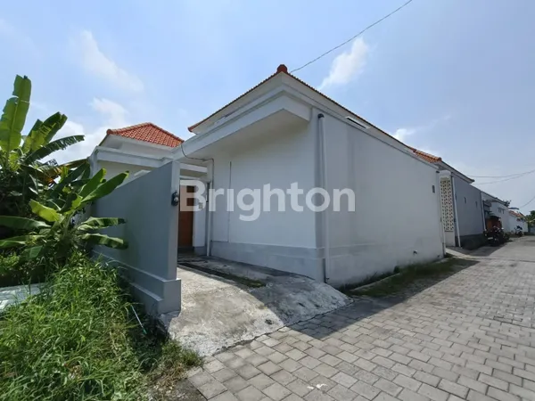 image DISEWAKAN EKSKLUSIF: VILA MODERN 3 KAMAR TIDUR DENGAN KOLAM RENANG PRIBADI DI JANTUNG PERERENAN, BALI (1)