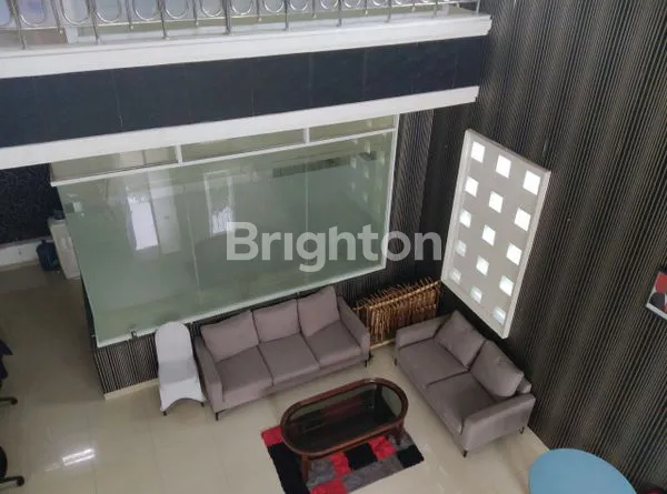 image RUMAH WHITE HOUSE MEWAH FULL FURNISHED DI LEGENDA WISATA CIBUBUR KABAUPATEN BOGOR (4)