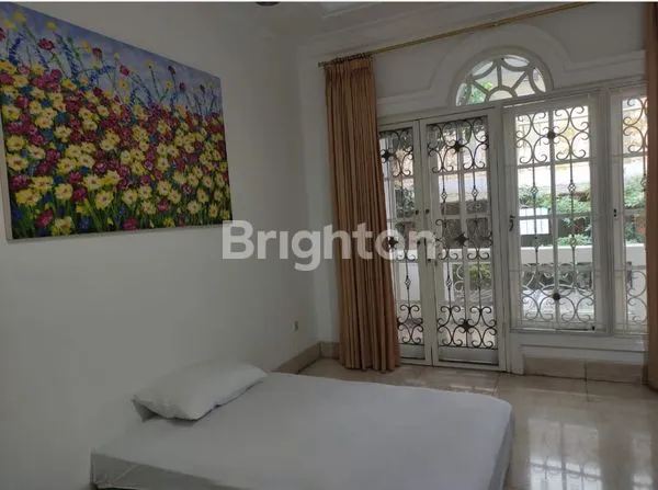 image RUMAH WHITE HOUSE MEWAH FULL FURNISHED DI LEGENDA WISATA CIBUBUR KABAUPATEN BOGOR (6)