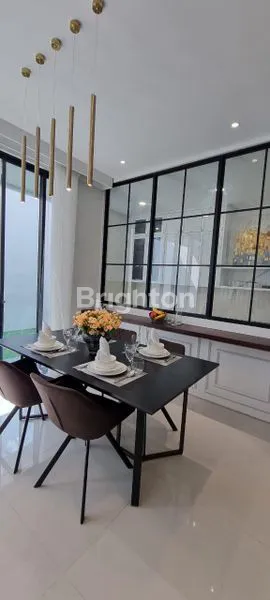 image RUMAH MEWAH SELATAN SURABAYA (3)