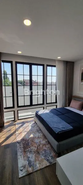 image RUMAH MEWAH SELATAN SURABAYA (6)