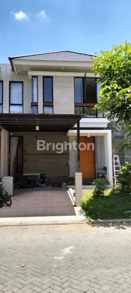 image RUMAH 2 LANTAI NORTHWEST HILL, CITRALAND, SURABAYA BARAT. SEMI FURNISHED. DEKAT NORTHWEST PARK - NORTHWEST LAKE - NORTHWEST CENTRAL - SEKOLAH CITRA BERKAT CITRALAND - SUPER INDO CITRALAND UTARA - BUKIT PALMA - BENOWO - SEMEMI - KEPATIHAN INDUSTRI, DLL. (1)