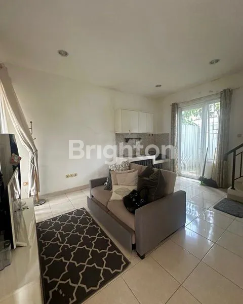 image RUMAH 2 LANTAI SEMI FURNISHED DI LAVERDE (5)