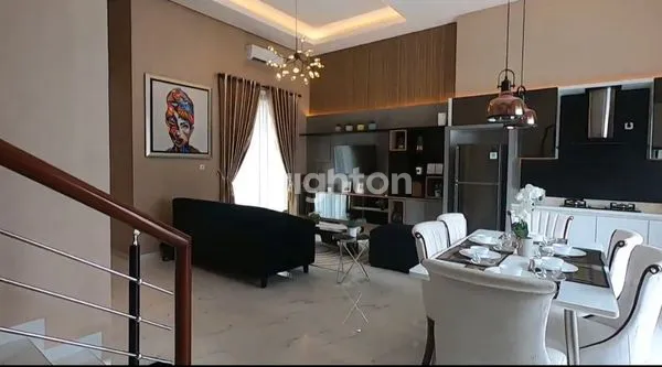 image RUMAH MEWAH 3KT DI ROYAL SUMATRA (6)