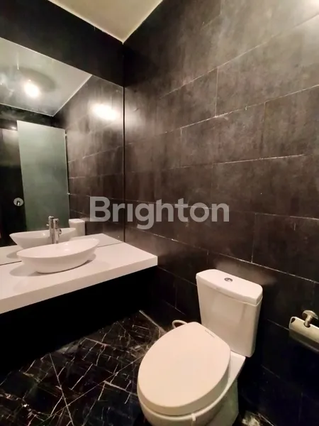 image VILLA 2 LANTAI – FULL FURNISHED, BEST LOCATION & READY TO MOVE IN (8)