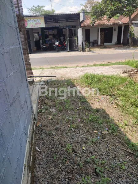 image RUKO + PEKARANGAN YANG SANGAT LUAS (1)