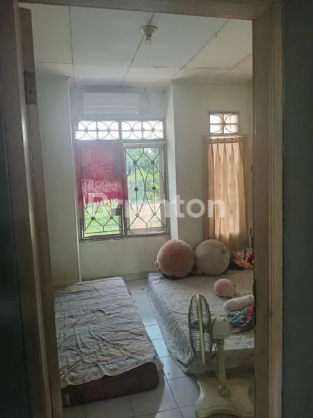 image DIJUAL RUMAH 2 LANTAI DI TAMAN PALEM LESTARI, CENGKARENG – LOKASI STRATEGIS & SIAP HUNI (7)