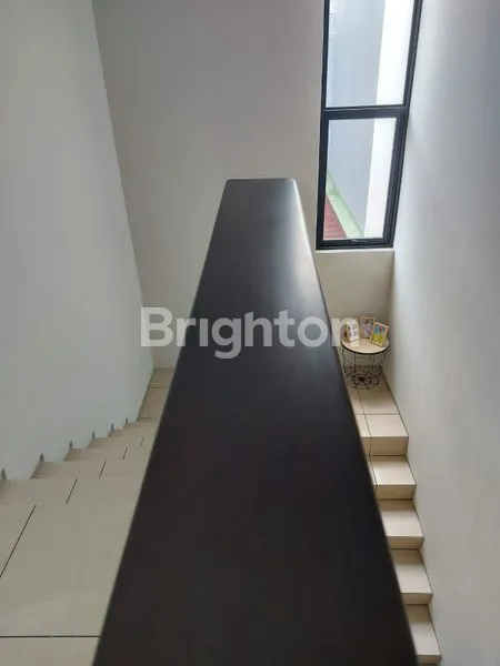 image RUMAH MEWAH DI TATAR LOKACITRA KOTABARU PARAHYANGAN (7)