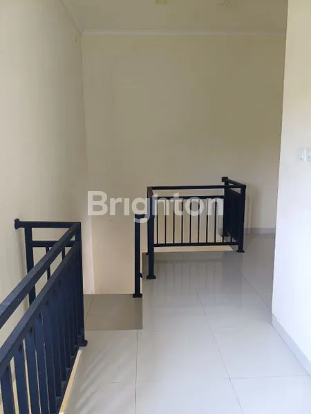 image RUMAH SIAP HUNI 2 LANTAI DI PAMULANG (3)
